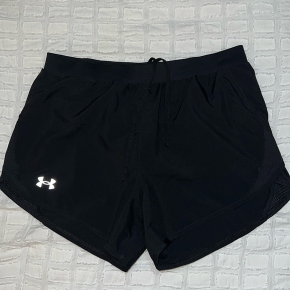 Under Armour Fitness Shorts sz Medium - Picture 1 of 8